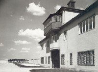 "Turm A", Eingangstor zum ehemaligen KZ Sachsenhausen (1961)