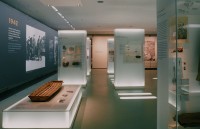 Blick in die Ausstellung "Das KZ Sachsenhausen 1936 - 1945. Ereignisse und Entwicklungen" (2008) in der ehemaligen Häftlingsküche